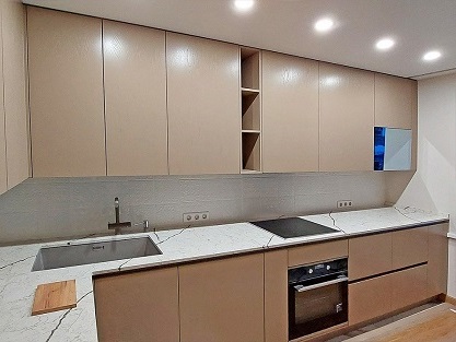 Cabinet Door TV in Kitchen – mirror TV