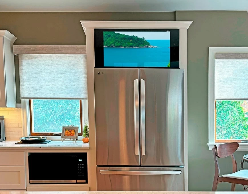 Built-in TV in the kitchen AVS320KS